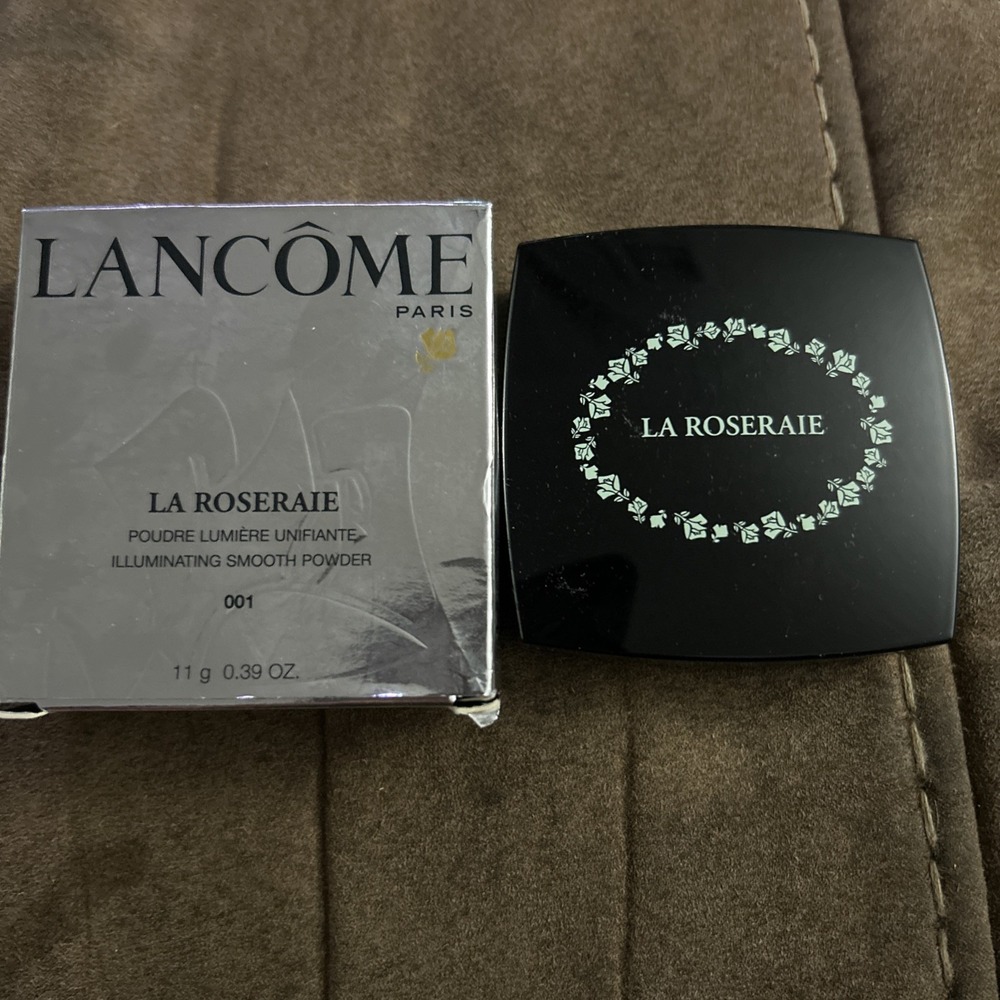 Lancome La Roseraie‎ Illuminating Smooth Powder 001